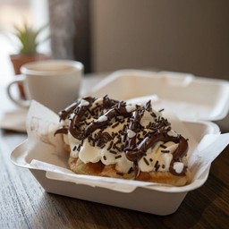 ครอฟเฟิล (ครีม+นูเทลล่า)