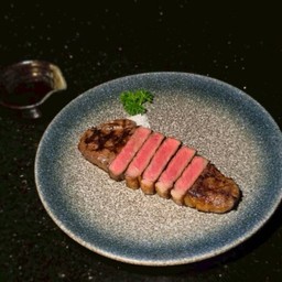 LMG3. Striploin, Dry-aged Japanese Wagyu A3 สเต๊กสันนอกญี่ปุ่นวากิวดรายเอจเกรด A3