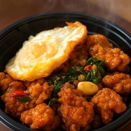 ข้าวกระเพราไก่กรอบ