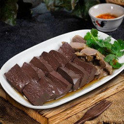 เลือดและกึ๋นไก่ราดซีอิ๊ว