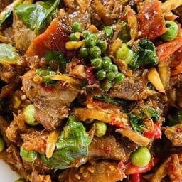 ข้าวผัดเผ็ดเป็ดย่าง🦆