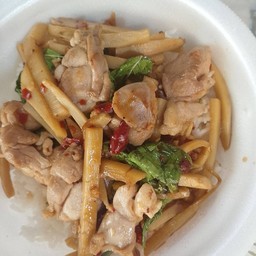 เจ๊รี กระเพรามหาเฮง ถนนจันทน์