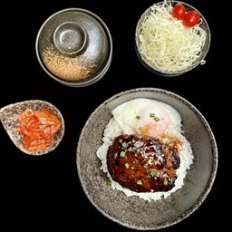 ชุดข้าวแฮมเบิร์กเนื้อ+ไข่ออนเซ็น