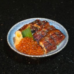 LM21. Unagi Kabayaki & Ikura. ข้าวหน้าปลาไหลญี่ปุ่นย่างถ่านและไข่ปลาแซลมอน