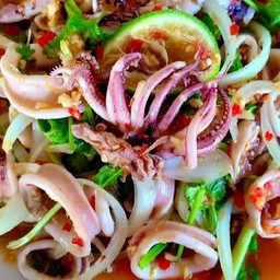 ยำหมึกกล้วย