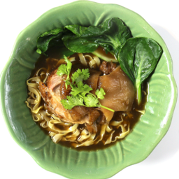 ก๋วยเตี๋ยว น้ำ ขาหมู | Noodles Soup with Braised Pork Knuckle