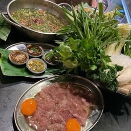 ชุดแจ่วฮ้อนหมูหมัก