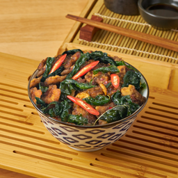 ข้าวกะเพราปลาแซลมอน