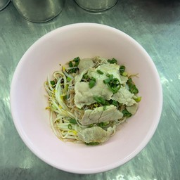 ก๋วยเตี๋ยวแห้งเนื้อสด