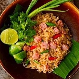 ข้าวผัดแหนมสด