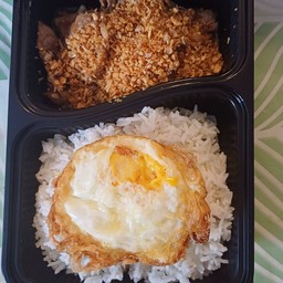 ข้าวไก่กระเทียม