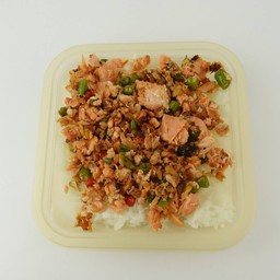 ข้าวแซลมอนคั่วพริกเกลือ