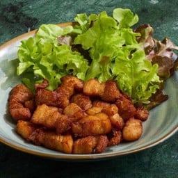 สามชั้นทอดน้ำปลา