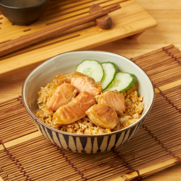 ข้าวผัดท้องปลาแซลมอนชิ้น