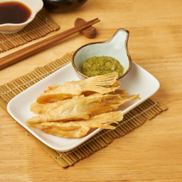 ครีบท้องปลาแซลมอนทอด