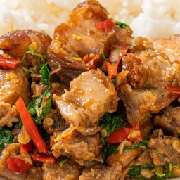 ข้าวกระเพราหมูกรอบ