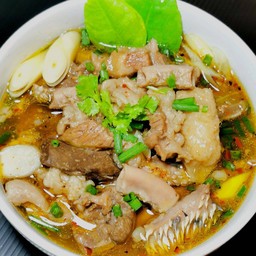 ต้มแซ่บสามใบเถา