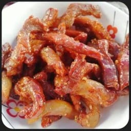 หมูแดดเดียว ( เป็นกับ )