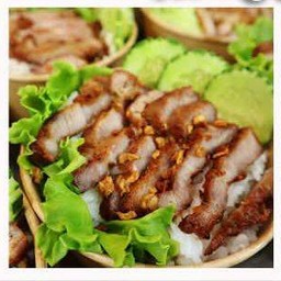 คอหมูทอด ( เป็นกับ )