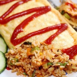 ข้าวผัดห่อไข่