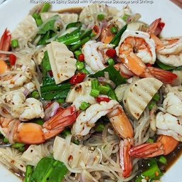 ตำเส้นเล็กหมูยอกุ้งสุก