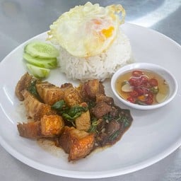 ข้าวกระเพราหมูกรอบ ⭐️