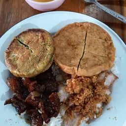 ข้าวหมูทอดไก่ทอด