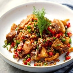 หมูกรอบคั่วพริกเกลือ