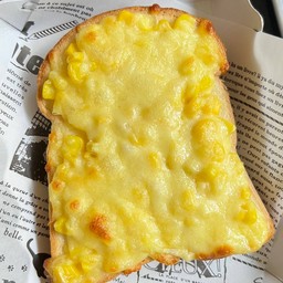 ปังข้าวโพดอบชีส