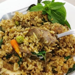 ข้าวผัดแกงเขียวหวานไก่