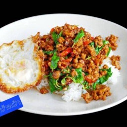 กระเพราราดข้าว บ้านป้า