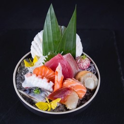 Mori Sashimi ปลาดิบรวม (เล็ก)