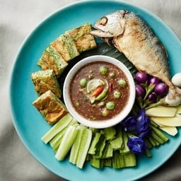 น้ำพริกกะปิ ปลาทู ไข่ชะอม