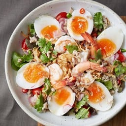 ยำไข่มะตูมกุ้งสด