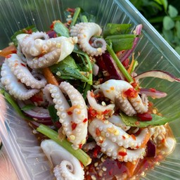 ยำปลาหมึกสาย