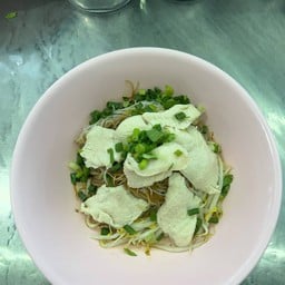 ก๋วยเตี๋ยวแห้งไก่หมัก