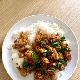 กะเพราไก่ราดข้าว