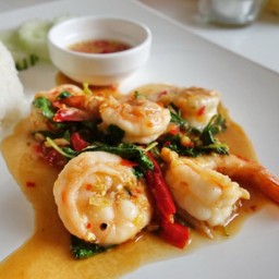 ข้าวกระเพรากุ้ง