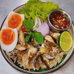 ข้าวคลุกน้ำพริกลงเรือกับปลาทูแกะ