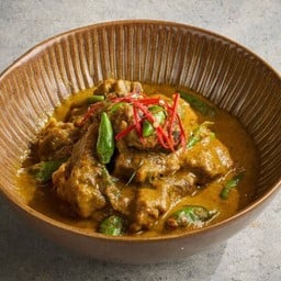 แกงเนื้อน่องลายพริกขี้หนู