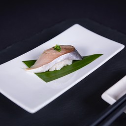Saba Nigiri ข้าวปั้นชาบะดอง