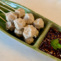 ลูกชิ้นเอ็นเนื้อ 5 ไม้