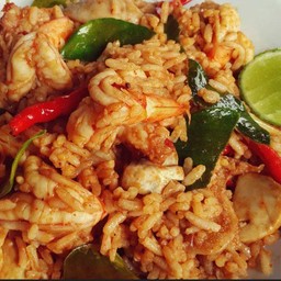 ข้าวผัดต้มยำทะเล