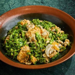 ดอกขจรผัดไข่