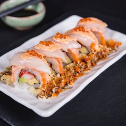 Hotate Mentai Lava Roll โฮตาเตะโรลราดซอสไข่ปลา