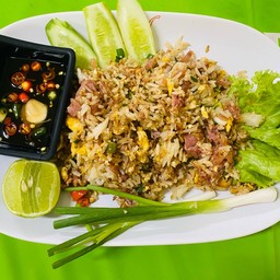 ข้าวผัดแหนม