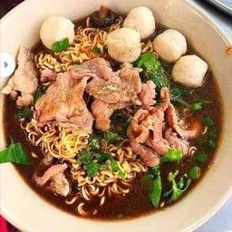 ก๋วยเตี๋ยวเรือน้ำตกหมู - บ้านอยู่สุข1