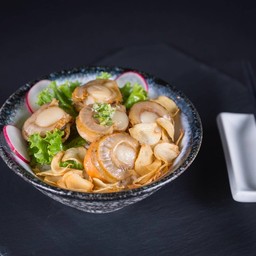 Hotate Mata Don ข้าวหน้าหอยเชลล์ผัดเนย