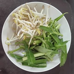 ผักลวก (ผักบุ้ง ถั่วงอก)