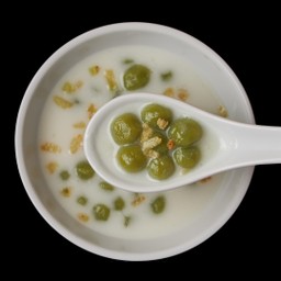 บัวลอยใบเตยข้าวเม่าน้ำกะทิ